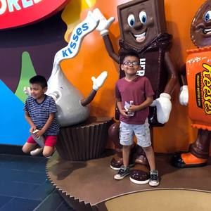 Meet your Posher, Ely